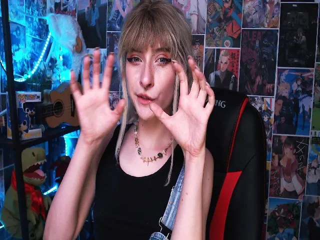 Live sex webcam photo for Manarose27 #260975573