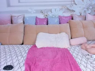 Live sex webcam photo for HottieBritney #240492482