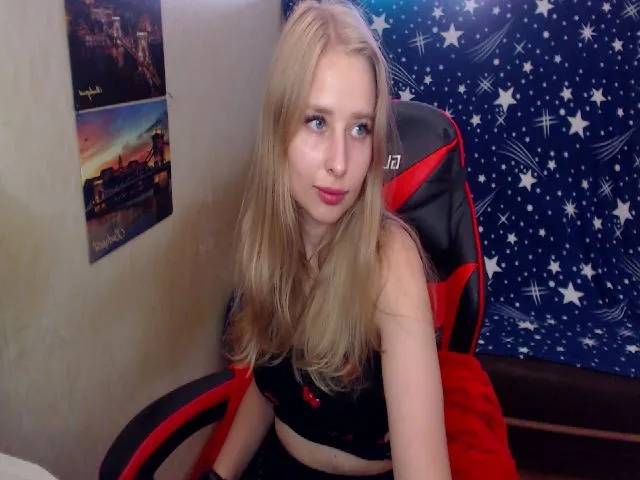 Live sex webcam photo for JessyGinger #258545309