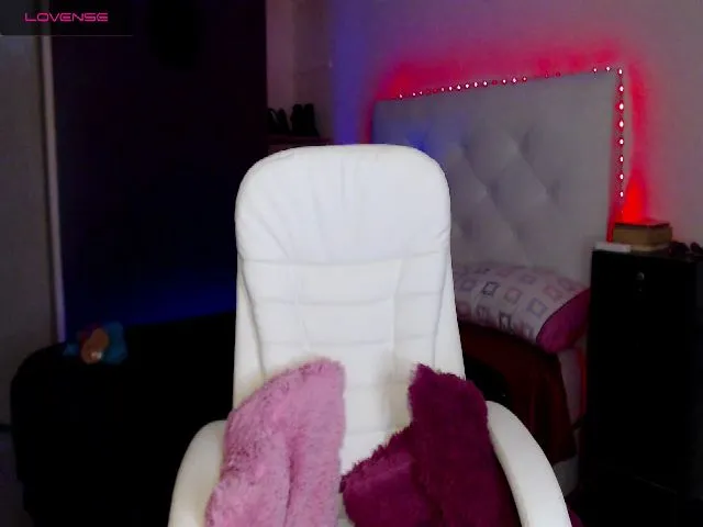 Live sex webcam photo for Sexy_latina69 #253052000