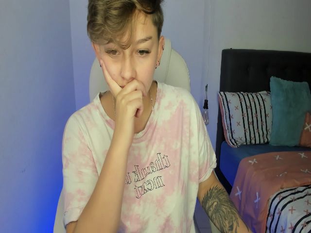 Live sex webcam photo for SalemJimenez #253017154