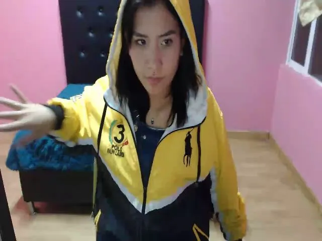 Live sex webcam photo for Emmaafox #254957632