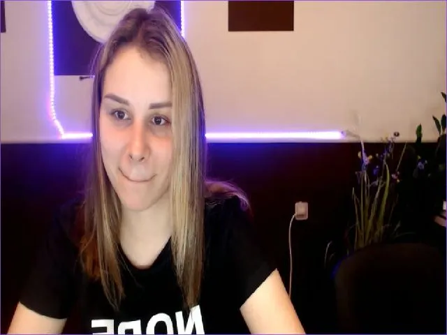 Live sex webcam photo for PolliMilk #262958305