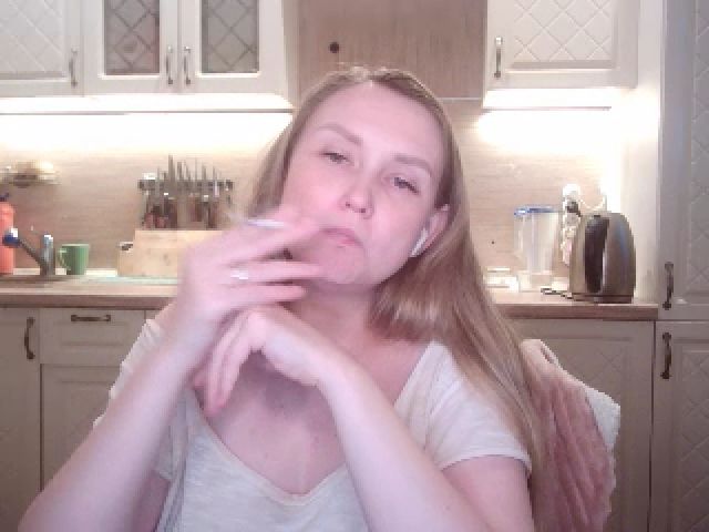 Live sex webcam photo for JaneGrey111 #257056293