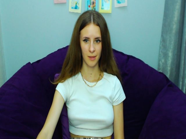 Live sex webcam photo for KristenKravit #253729846