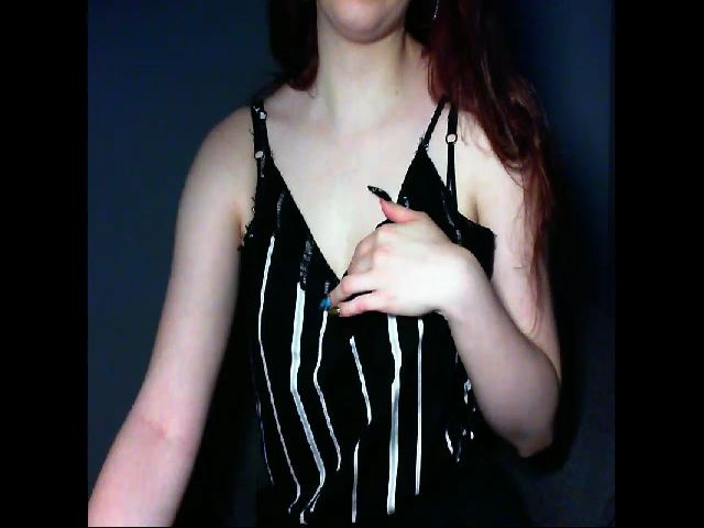 Live sex webcam photo for VirginLuna18 #253467703