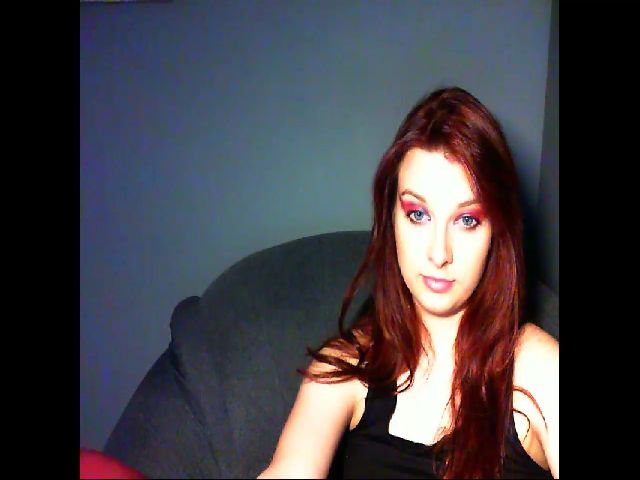 Live sex webcam photo for VirginLuna18 #255418366