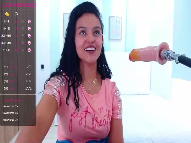 Live sex webcam photo for Lily_Evanx #262113786