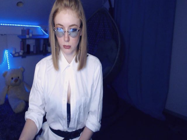 Live sex webcam photo for SunShine_A #260891922