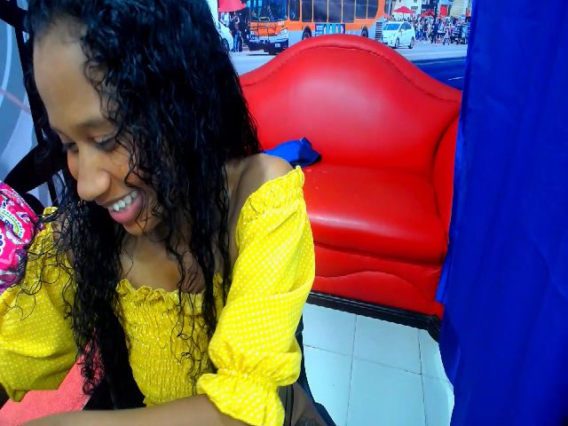 Live sex webcam photo for Candy_hot8 #252397527