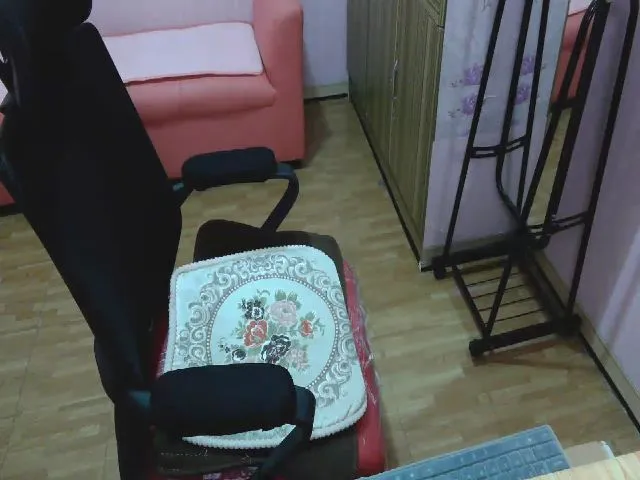 Live sex webcam photo for XxSexyM #253311449