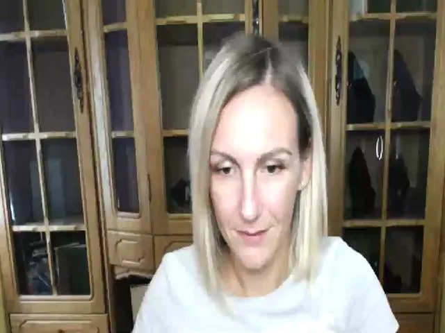 Live sex webcam photo for MiliEsiens #259909736