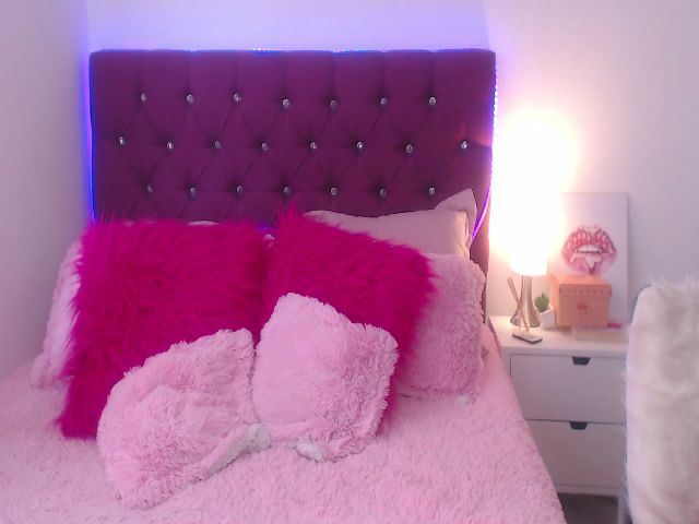 Live sex webcam photo for SamPuckett #253887672