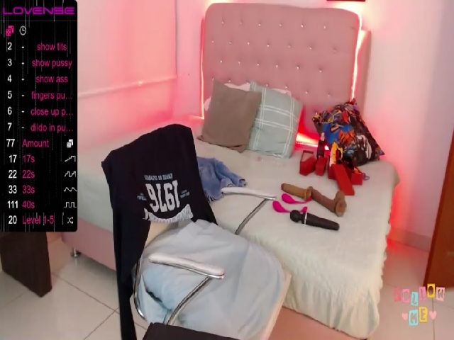 Live sex webcam photo for jessikplayhot #254306881