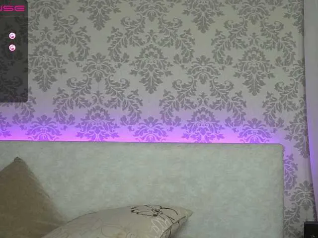 Live sex webcam photo for Vikki100500 #241201579
