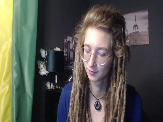 Live sex webcam photo for KINKYkeira #255560179