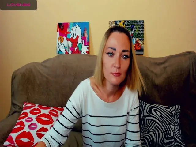 Live sex webcam photo for SecretDream #262539698