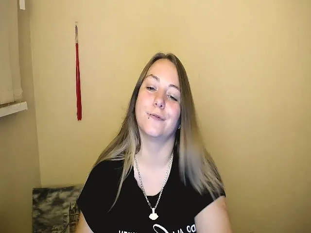 Live sex webcam photo for StellaJ_ #260614663