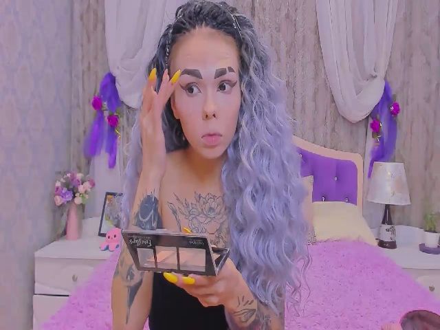 Live sex webcam photo for ExoticKerry #256117067