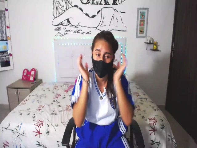 Live sex webcam photo for violeta09 #261137485