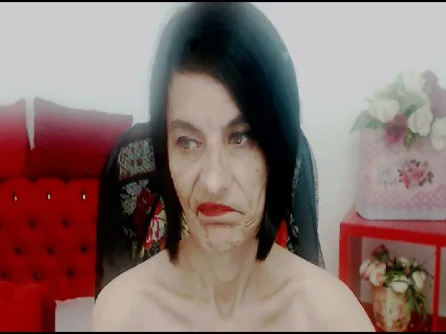 Live sex webcam photo for BestBangMilf #252746717