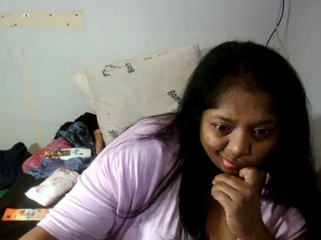 Live sex webcam photo for Indiantasha #287986076