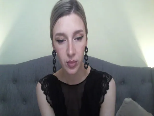 Live sex webcam photo for Renee_W #252297162
