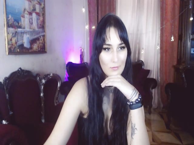 Live sex webcam photo for GraceLuv #255045888