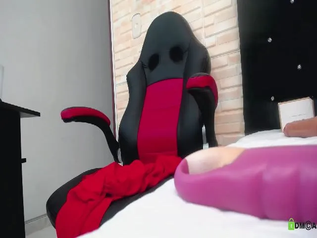 Live sex webcam photo for Roxana_06 #257266475