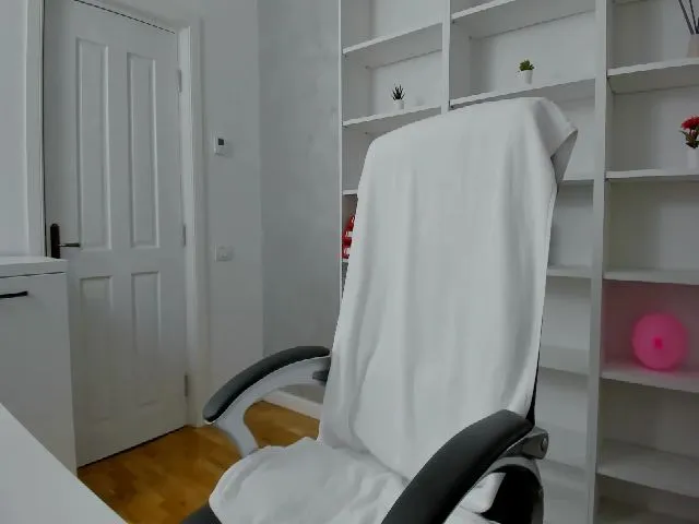 Live sex webcam photo for VanessaCroft #253287683