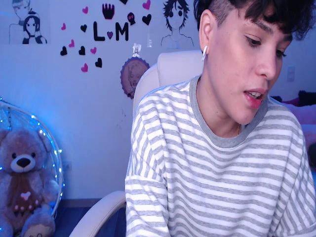 Live sex webcam photo for Laura_R23 #261451481