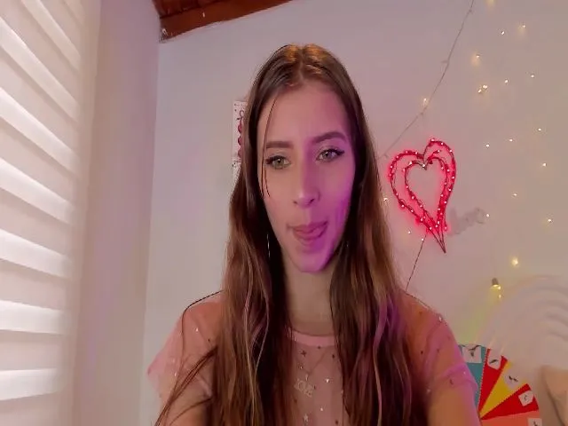 Live sex webcam photo for AlessaKitty #254600479