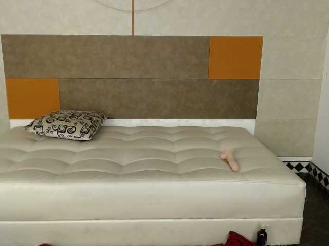 Live sex webcam photo for cristal-230 #245847853