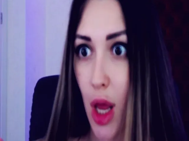 Live sex webcam photo for MillaLoves #253360556