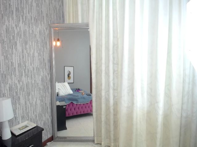 Live sex webcam photo for Charlote_Lush #263329538