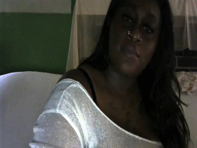 Live sex webcam photo for CashKitten #255716602