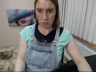 Live sex webcam photo for ChloePlay #251999423