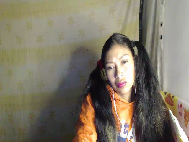 Live sex webcam photo for CHILENITAHOT #264708421