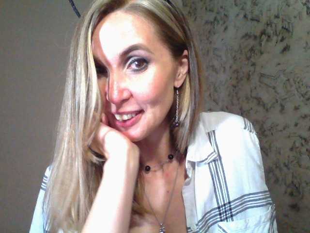 Live sex webcam photo for Aurora108 #288002712