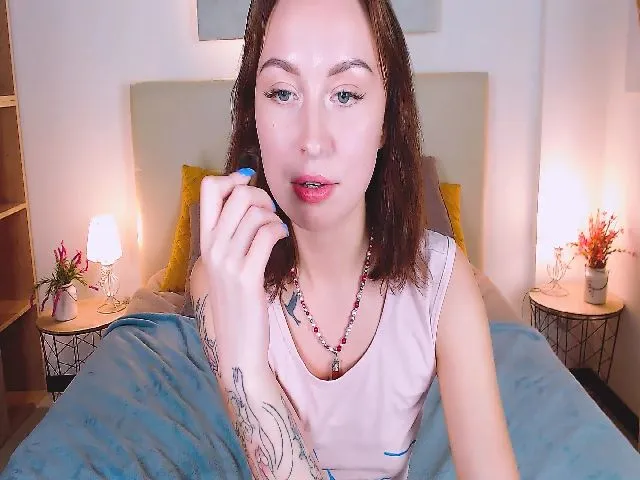 Live sex webcam photo for KristyBella69 #254082092