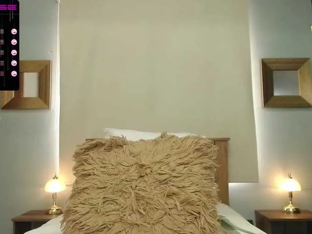 Live sex webcam photo for sarah-gomez #250691030