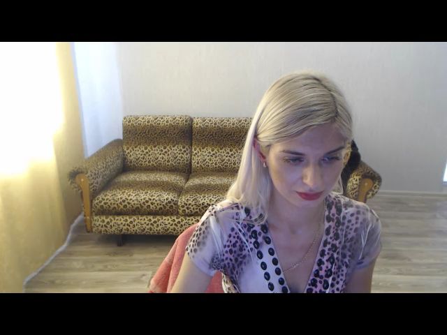 Live sex webcam photo for SexyBeatriice #263602722