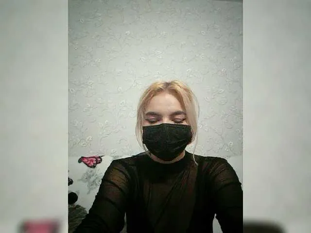 Live sex webcam photo for Kira-Young #259431532