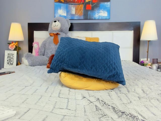 Live sex webcam photo for AriaRiley #261173350