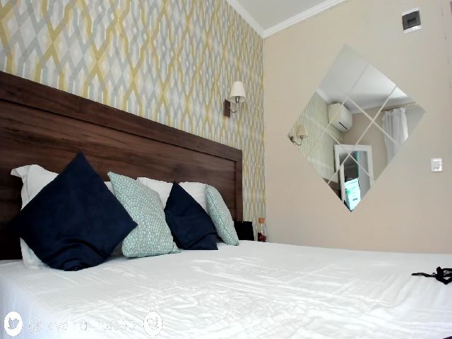 Live sex webcam photo for Evelinarosse #259869264