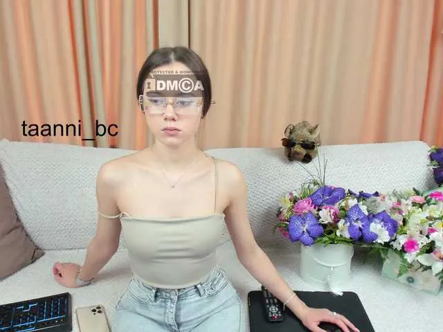 Live sex webcam photo for Taanni #242794551