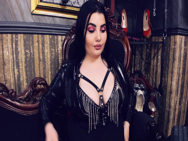 Live sex webcam photo for MelissaGlow #254815786