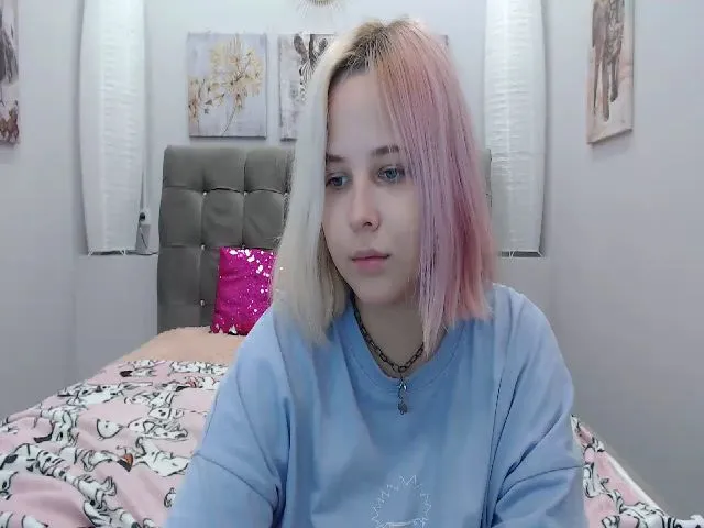 Live sex webcam photo for Helokit #255295722
