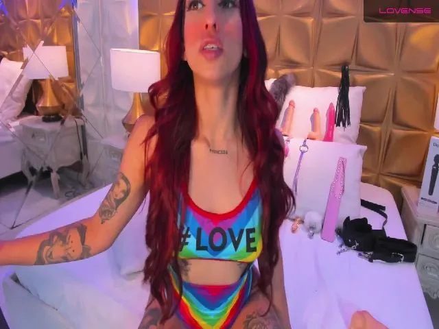 Live sex webcam photo for CandyLaw_ #261355538