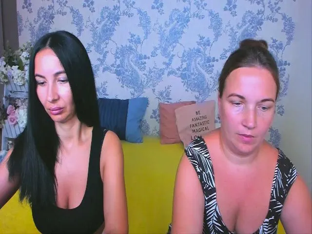Live sex webcam photo for NikaRysa #254285356